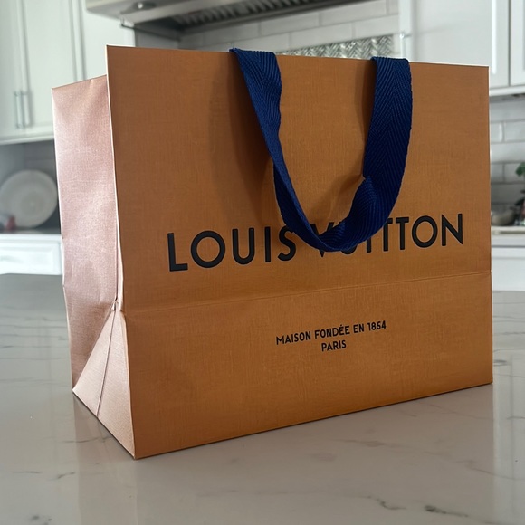 Louis Vuitton bag! - Picture 1 of 2